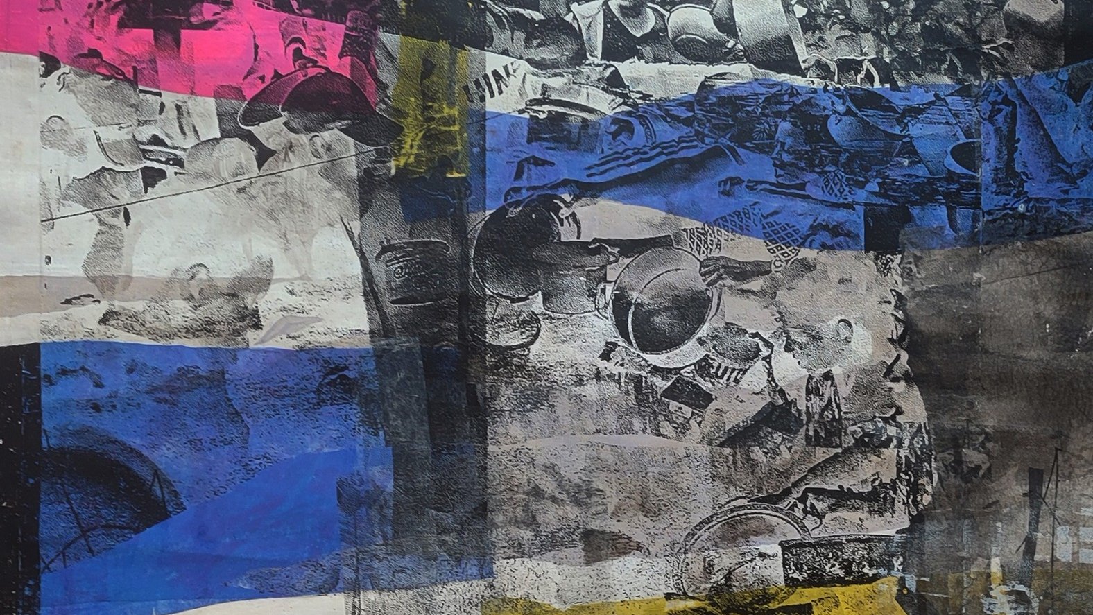 Collage artistique mêlant couleurs vives et images en noir et blanc, évoquant des scènes urbaines.