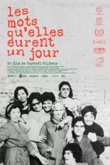 Un groupe de femmes sourit ensemble, sur fond texturé, avec un titre en rouge.