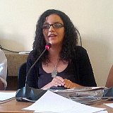Sanaa Seif dans une intervention contre les procès militaires