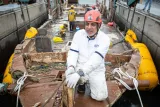 Walid Fadhel Al-Fadhel, de la Kuwait Dive Team, qui se donne pour objectif d'enlever les déchets déposés sur les récifs coralliens, ainsi que tirer de l'eau les bateaux coulés pour tenter de contenir les pollutions par les hydrocarbures