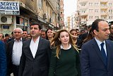 Selahattin Demirtaş et Leyla Imret dans les rues de Cizre