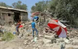 مطعم ومتجر سياحيى دمرتهما الجرافات الإسرائيلية